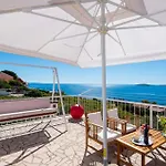 With Sea View I *