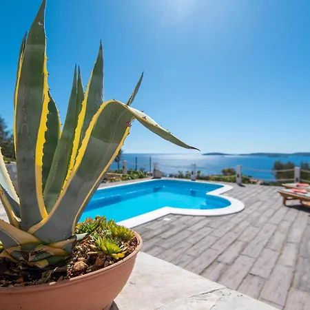 With Sea View I Vakantiehuis *