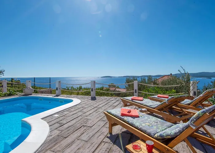 With Sea View I *